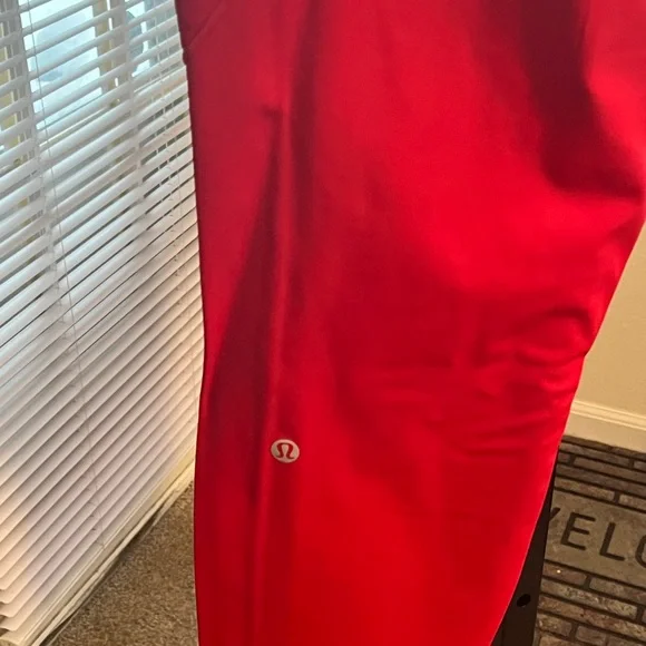 LULULEMON NWT AUTHENTIC FAST FREE WEIGHTLESS NULUX FABRIC RED LEGGINGS - Picture 4 of 16
